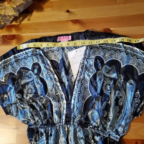 She's Cool - V-Neck Paisley Print Short Dolman Sleeve Blouse - Black - Picture 4 of 6